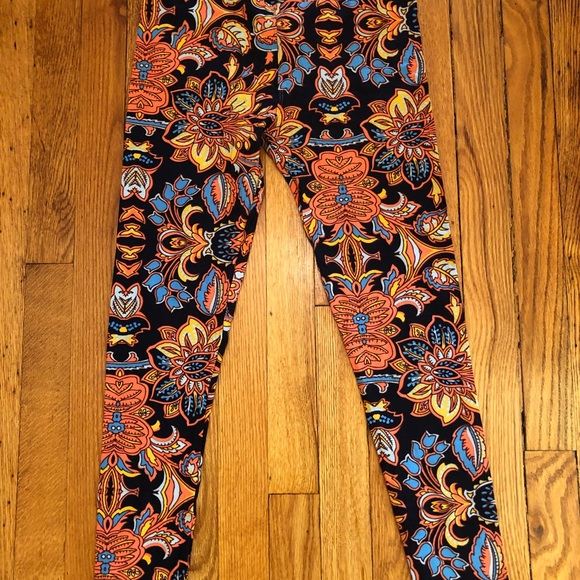 Lularoe OS Leggings - Picture 2 of 3